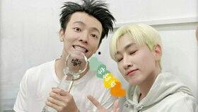 娱乐圈八卦吃瓜微信,跟随吃瓜微信群，探秘明星幕后生活